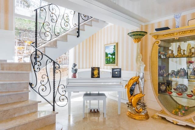 6 sypialnia Willa na sprzedaż w Dénia z basenem garażem - 1 450 000 € (Ref: 5563382)