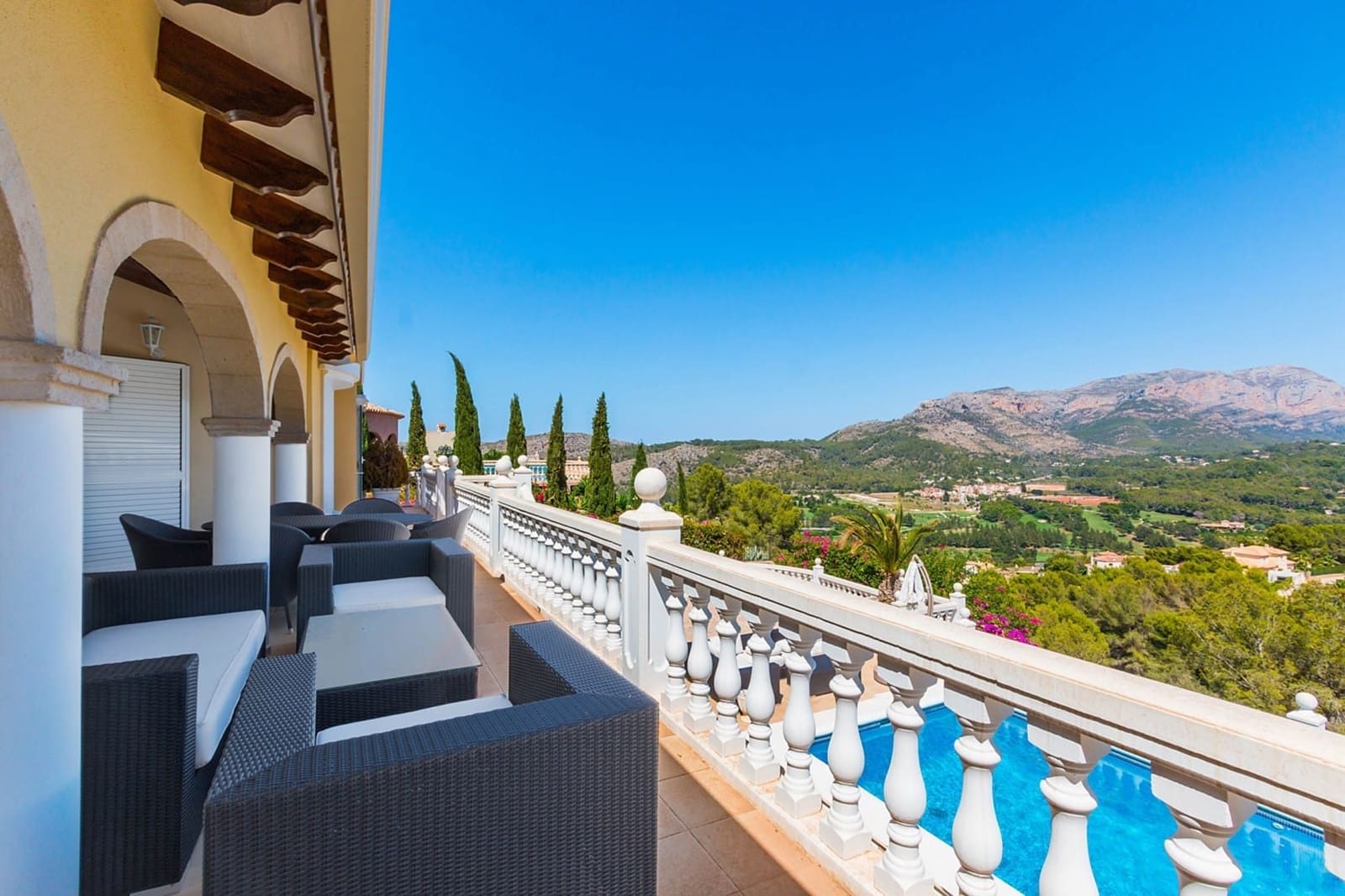 6 bedroom Villa for sale in Denia with pool garage - € 1,450,000 (Ref: 5563382)