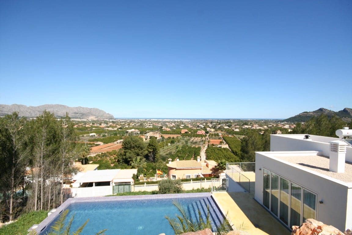 3 bedroom Villa for sale in Pedreguer with pool - € 575,000 (Ref: 5563476)
