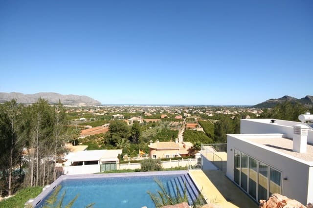 3 bedroom Villa for sale in Pedreguer with pool - € 575,000 (Ref: 5563476)