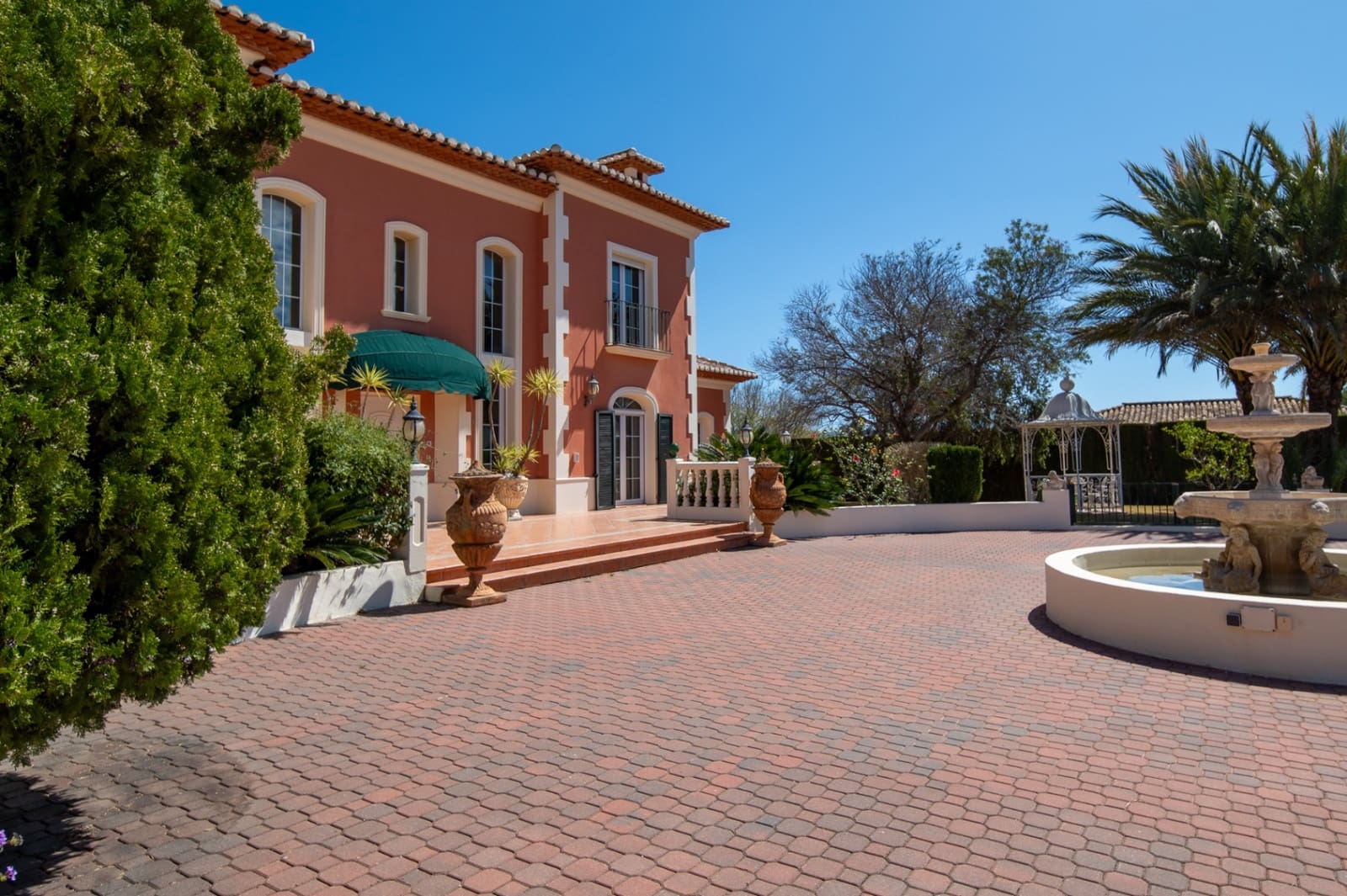 8 chambre Villa/Maison à vendre à Javea / Xabia avec piscine garage - 1 550 000 € (Ref: 5563562)