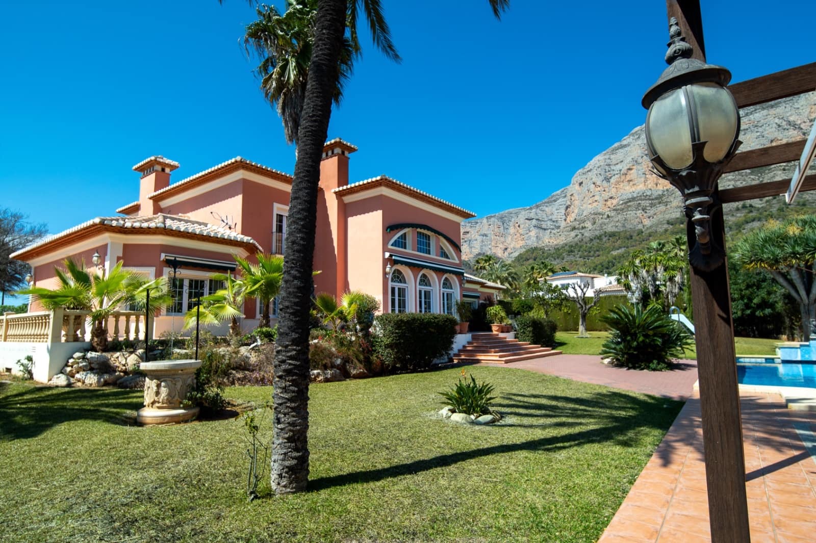 8 chambre Villa/Maison à vendre à Javea / Xabia avec piscine garage - 1 550 000 € (Ref: 5563562)