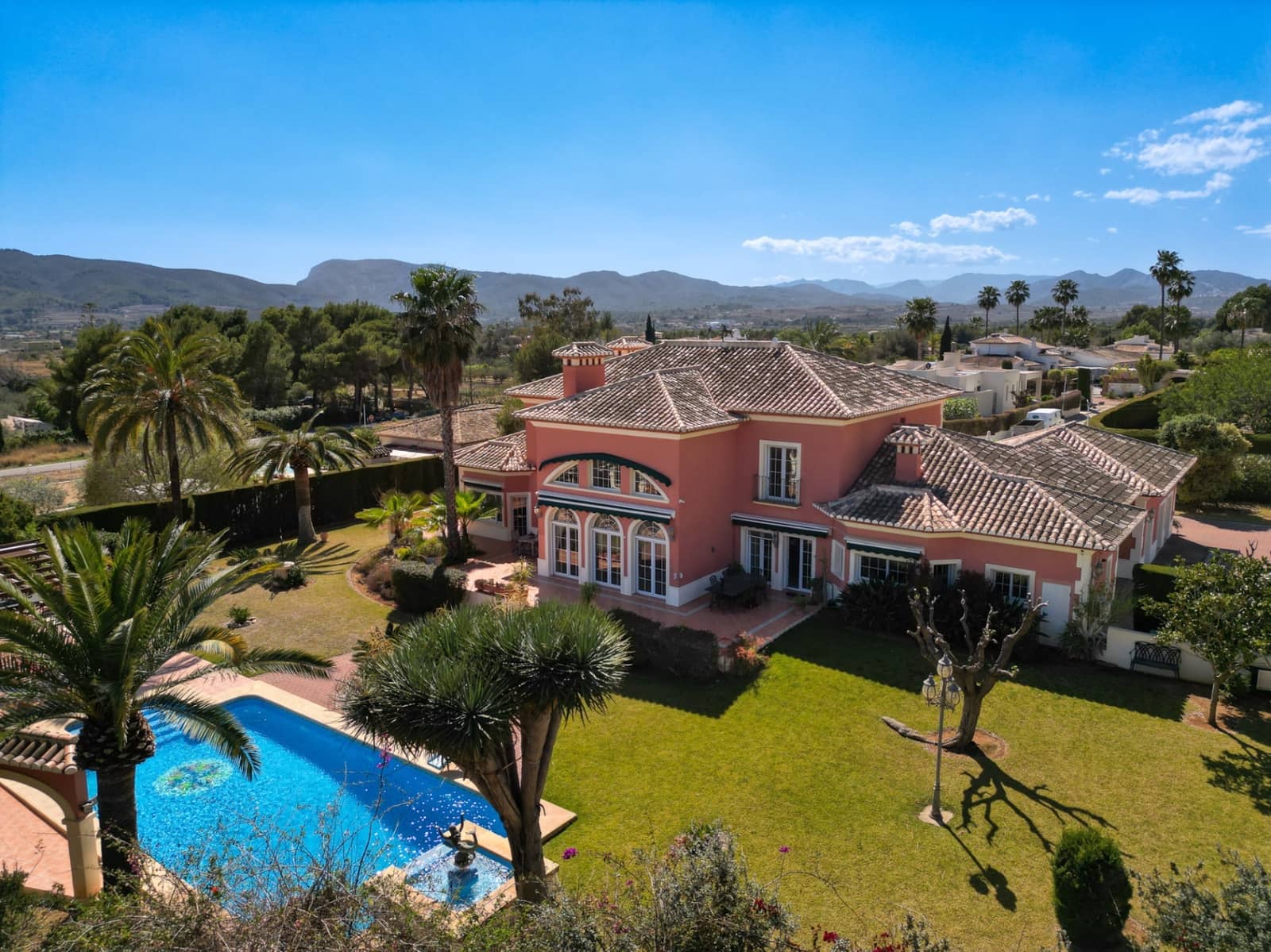 8 chambre Villa/Maison à vendre à Javea / Xabia avec piscine garage - 1 550 000 € (Ref: 5563562)