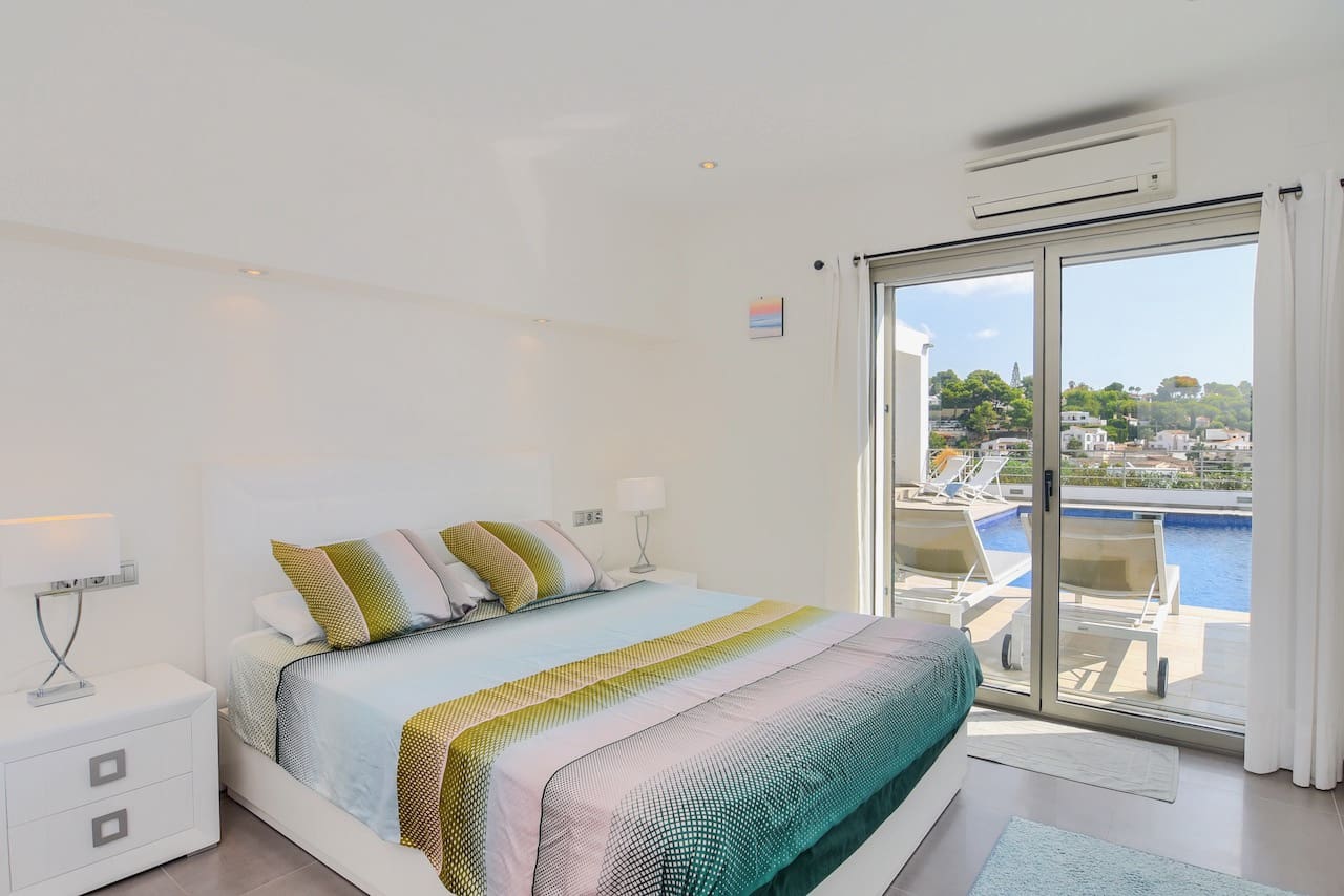 3 bedroom Villa for sale in Benissa with pool garage - € 1,150,000 (Ref: 5563585)