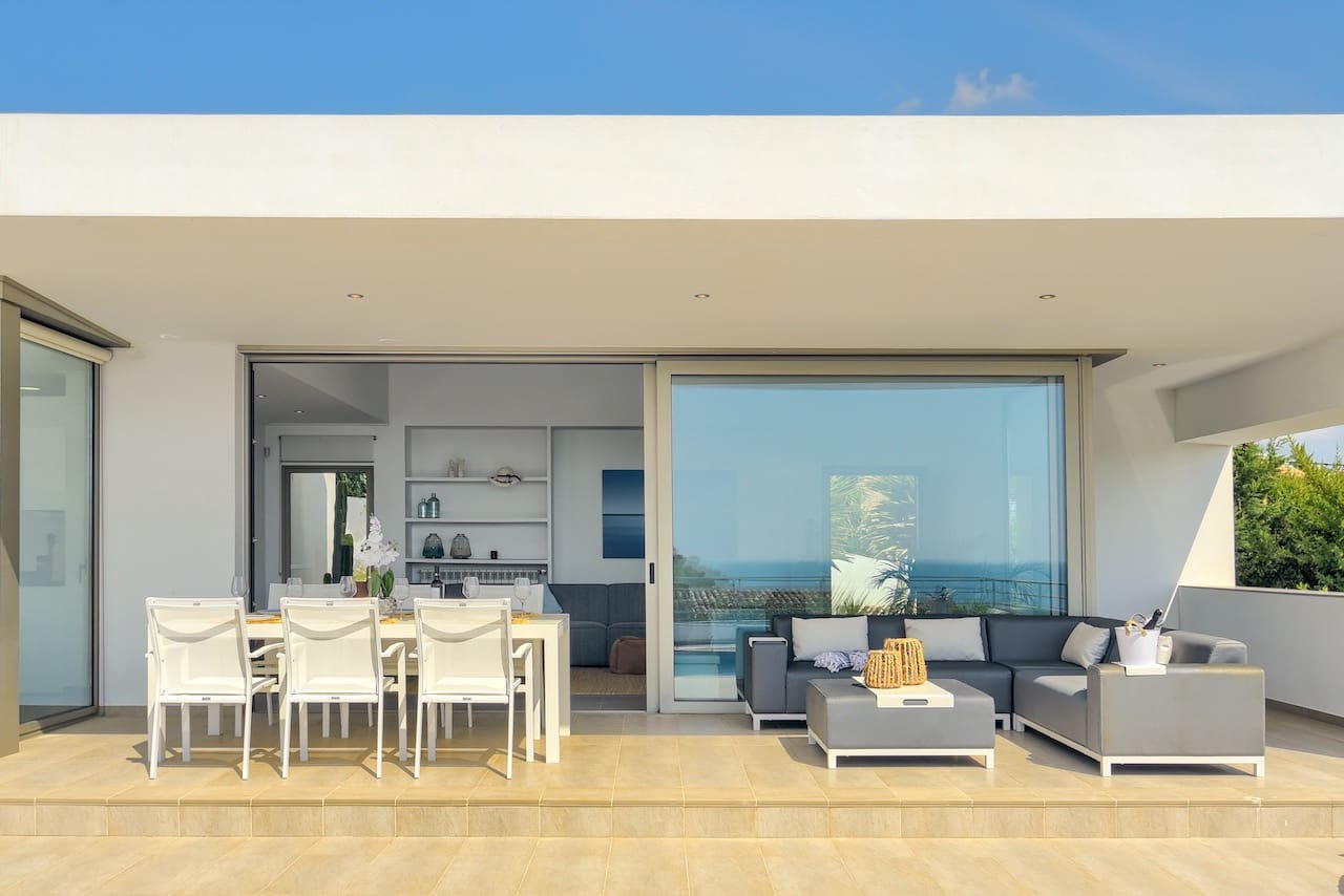 3 bedroom Villa for sale in Benissa with pool garage - € 1,150,000 (Ref: 5563585)