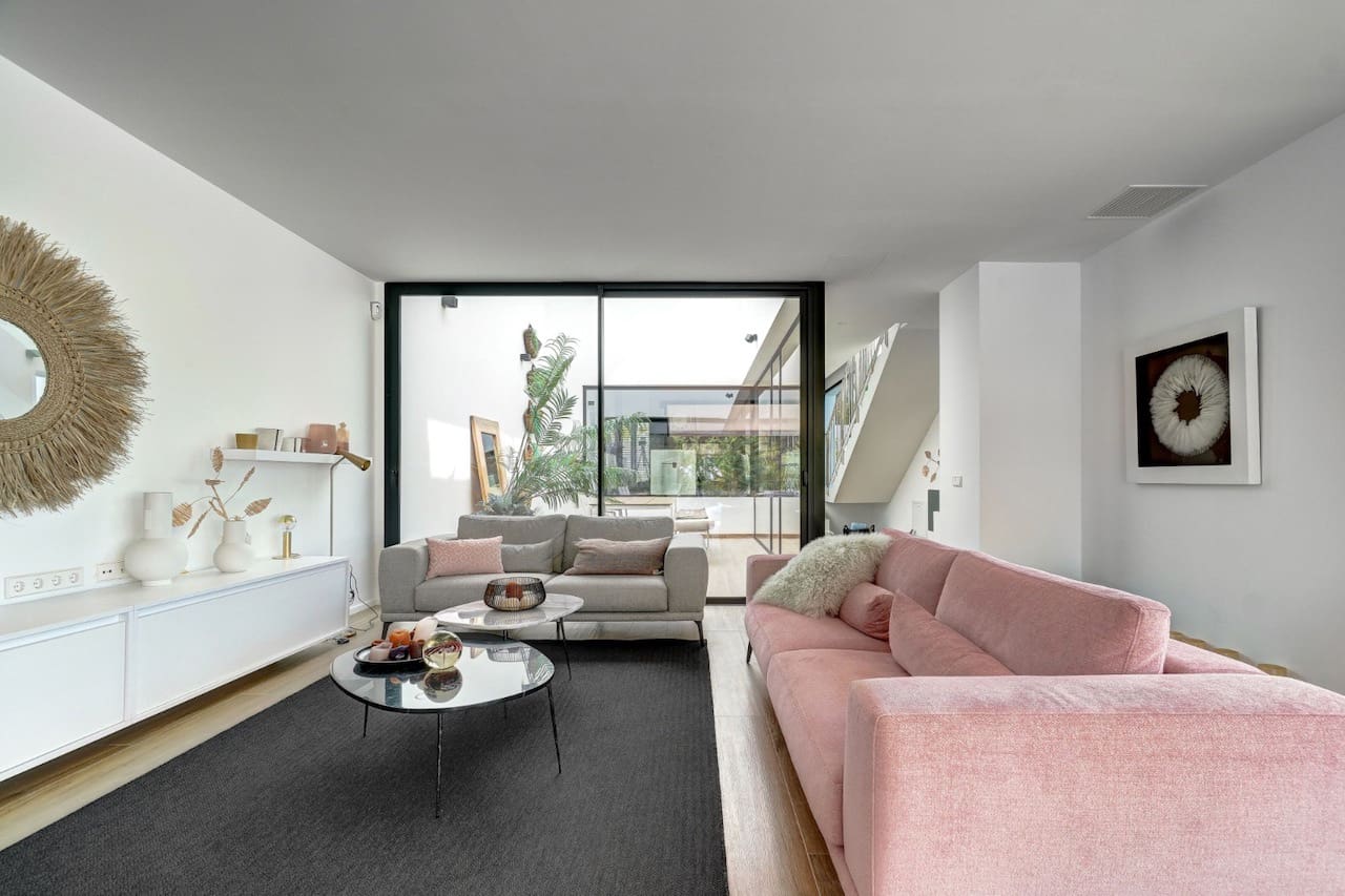 4 bedroom Villa for sale in Moraira with pool - € 1,200,000 (Ref: 5563661)