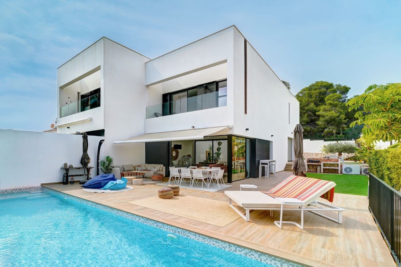4 bedroom Villa for sale in Moraira with pool - € 1,200,000 (Ref: 5563661)