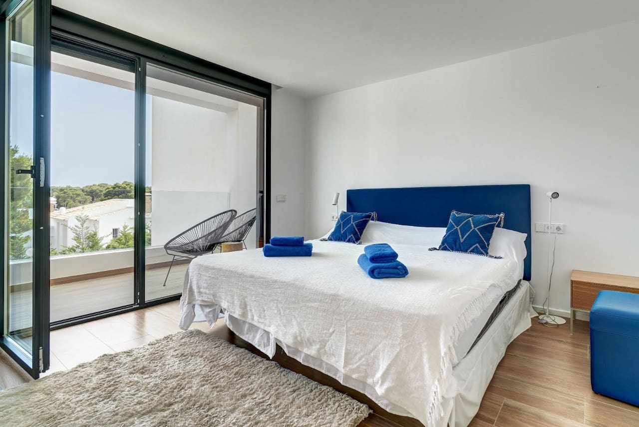 4 bedroom Villa for sale in Moraira with pool - € 1,200,000 (Ref: 5563661)