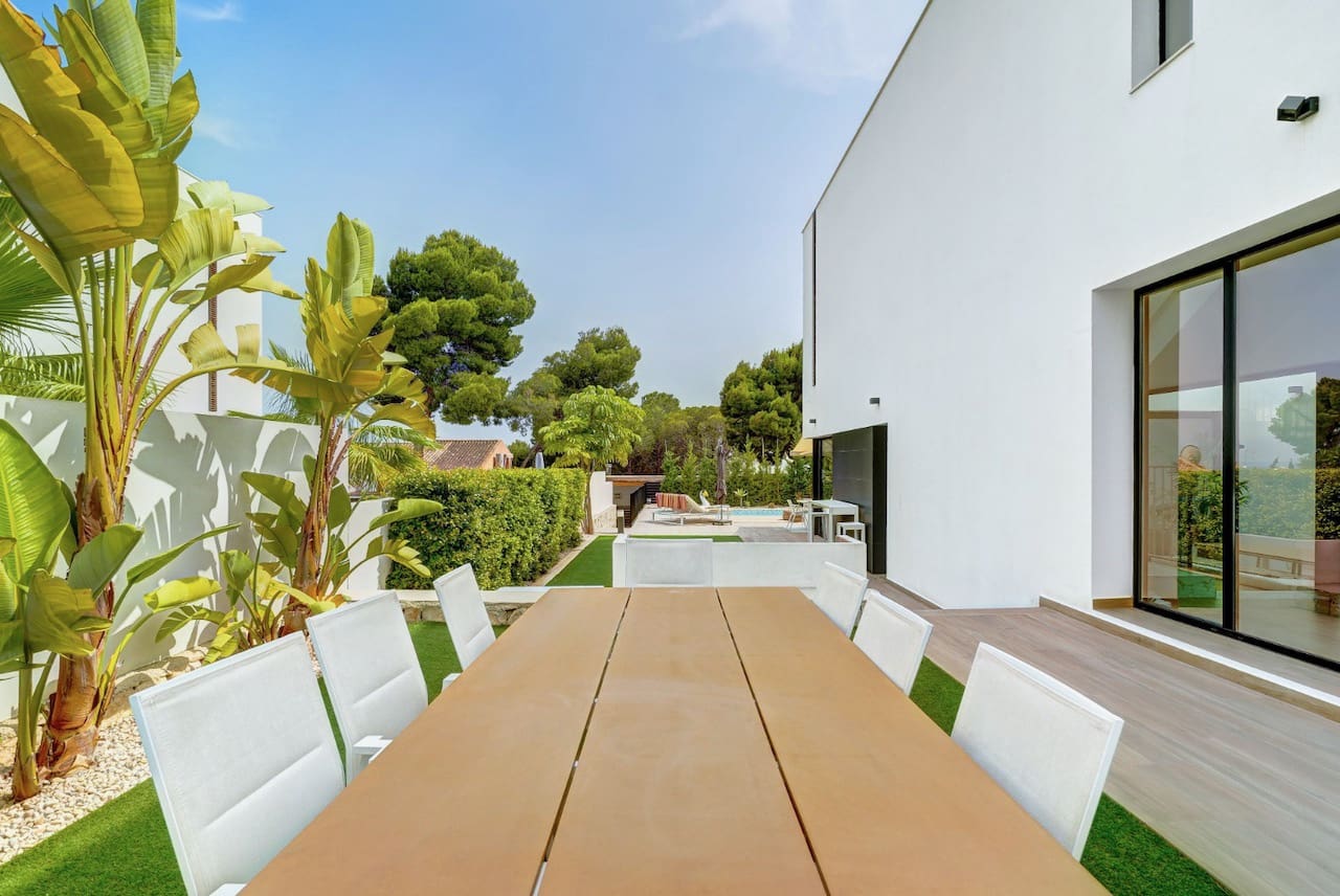 4 bedroom Villa for sale in Moraira with pool - € 1,200,000 (Ref: 5563661)