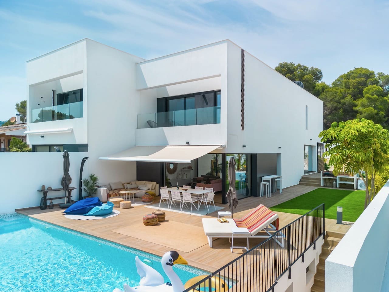 4 bedroom Villa for sale in Moraira with pool - € 1,200,000 (Ref: 5563661)