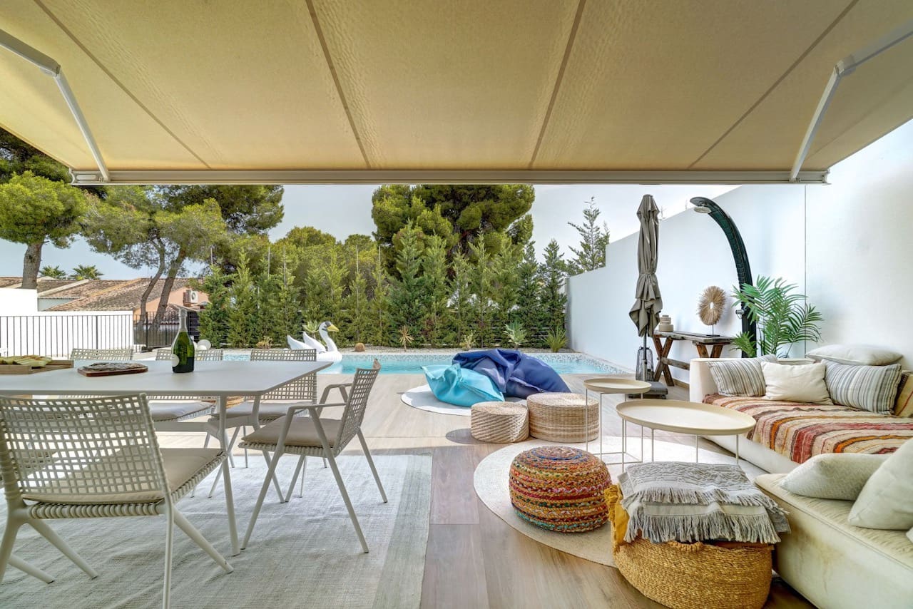 4 bedroom Villa for sale in Moraira with pool - € 1,200,000 (Ref: 5563661)