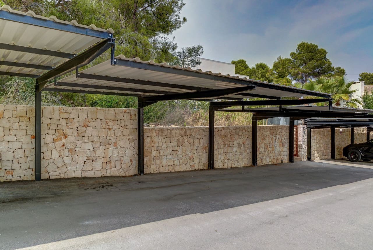 4 bedroom Villa for sale in Moraira with pool - € 1,200,000 (Ref: 5563661)