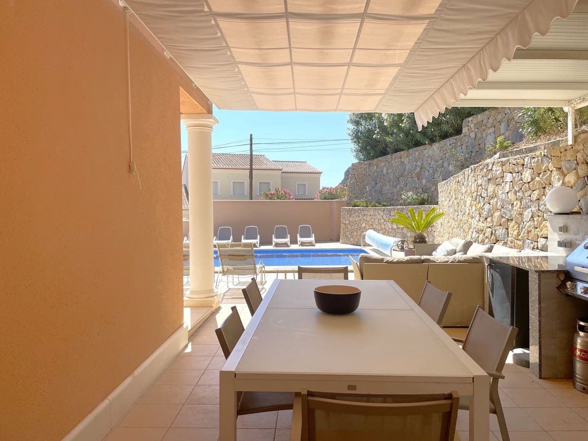 5 sypialnia Willa na sprzedaż w Moraira z basenem garażem - 825 000 € (Ref: 5563697)