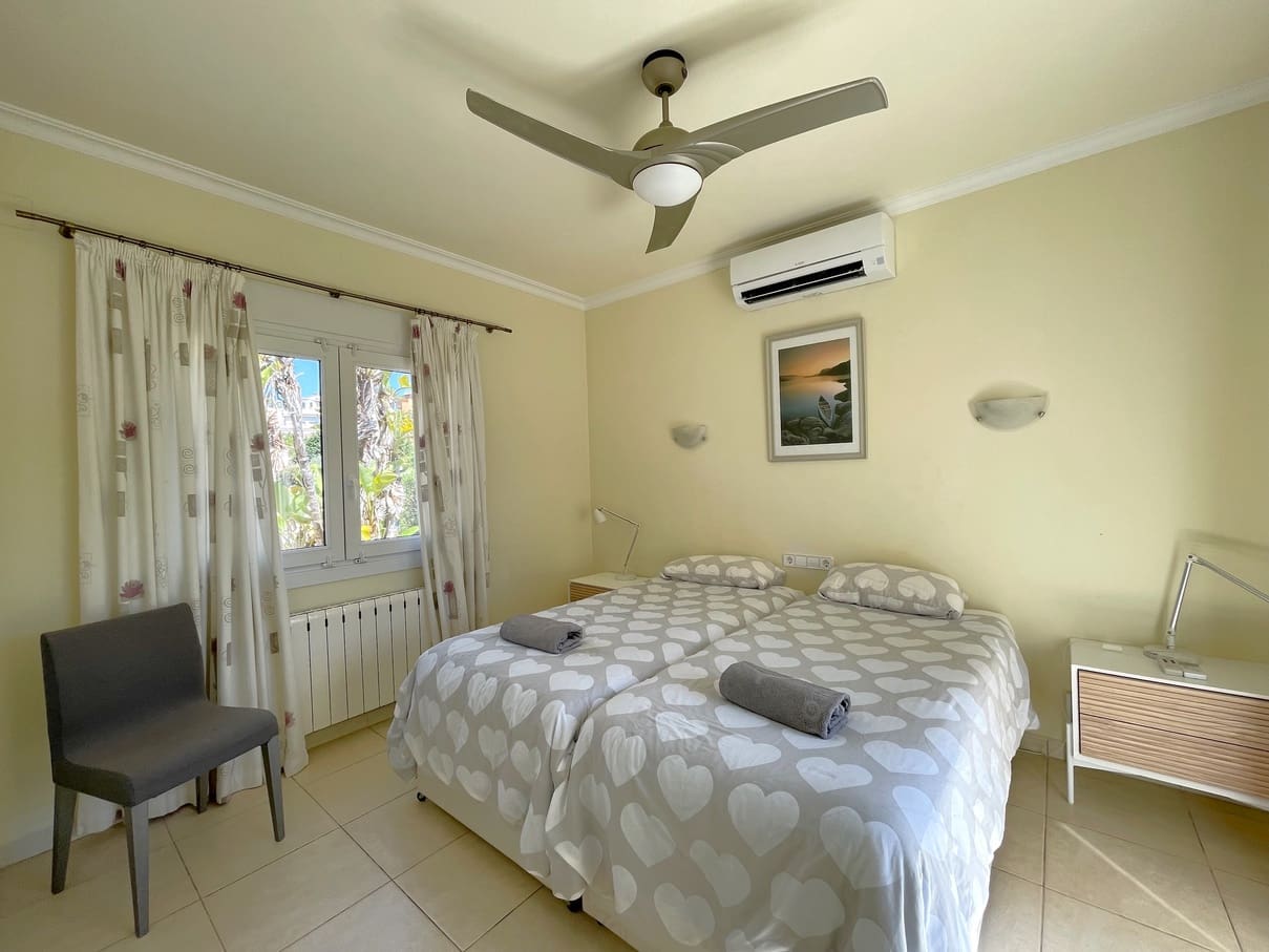 5 sypialnia Willa na sprzedaż w Moraira z basenem garażem - 825 000 € (Ref: 5563697)