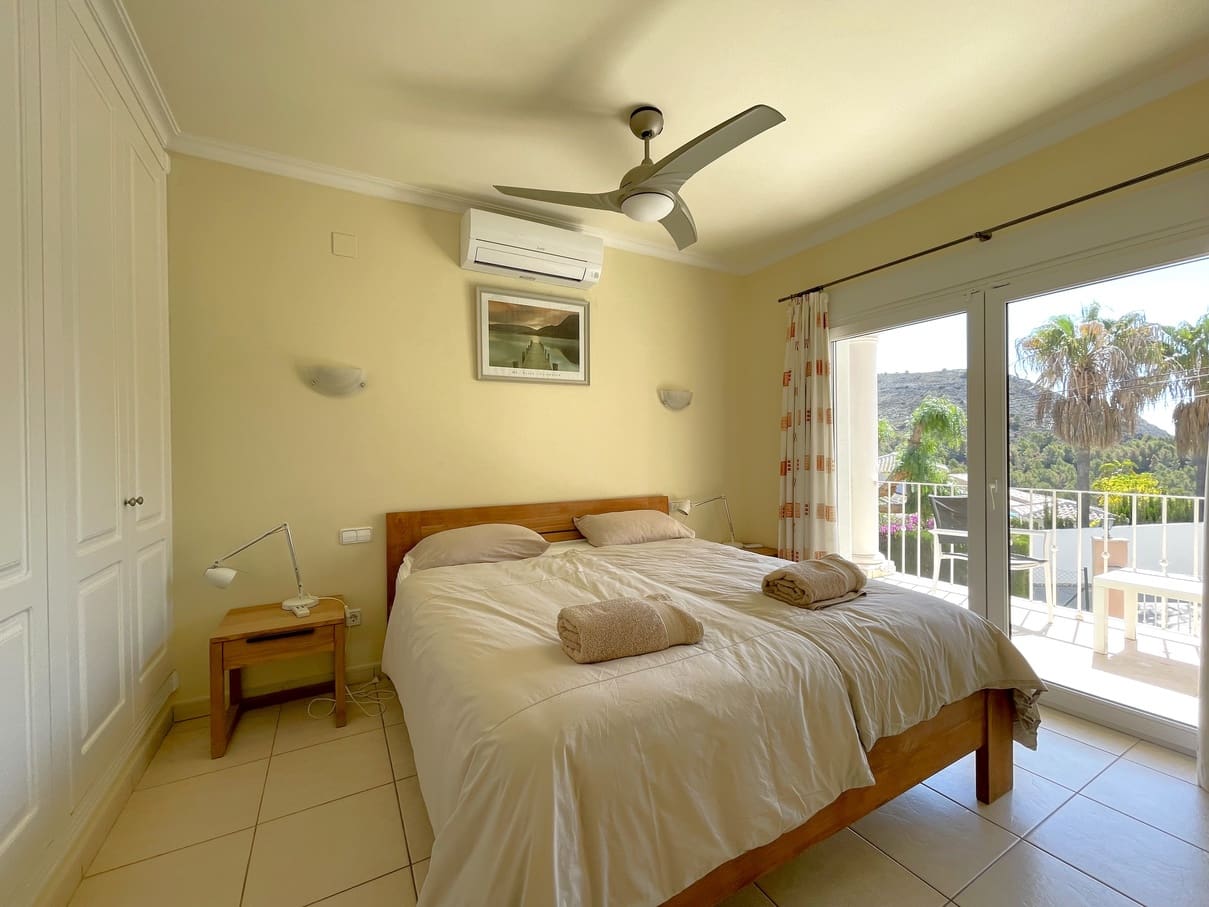 5 sypialnia Willa na sprzedaż w Moraira z basenem garażem - 825 000 € (Ref: 5563697)