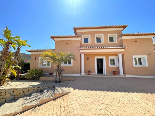5 sypialnia Willa na sprzedaż w Moraira, Teulada-Moraira z basenem garażem - 825 000 € (Ref: 5563697)