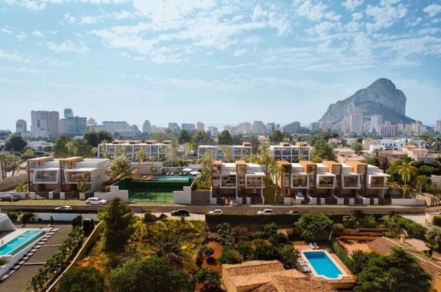 3 quarto Casa em Banda para venda em Calpe / Calp com piscina garagem - 465 000 € (Ref: 8260405)