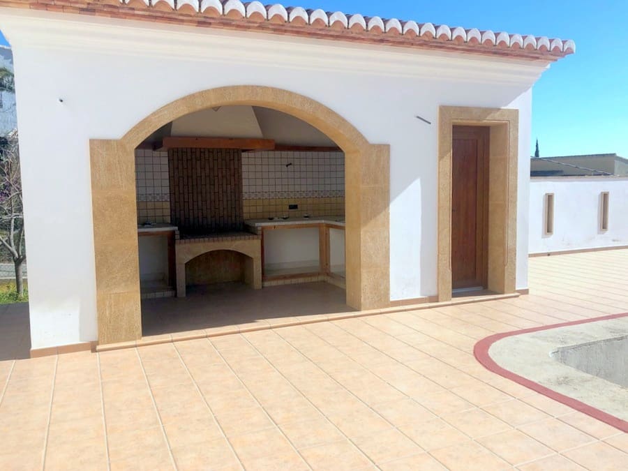 6 bedroom Villa for sale in Javea / Xabia with pool garage - € 1,145,000 (Ref: 8260423)