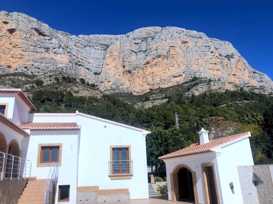 6 bedroom Villa for sale in Javea / Xabia with pool garage - € 1,145,000 (Ref: 8260423)