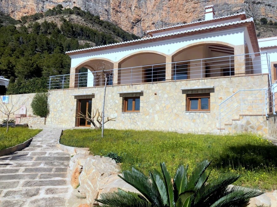 6 bedroom Villa for sale in Javea / Xabia with pool garage - € 1,145,000 (Ref: 8260423)