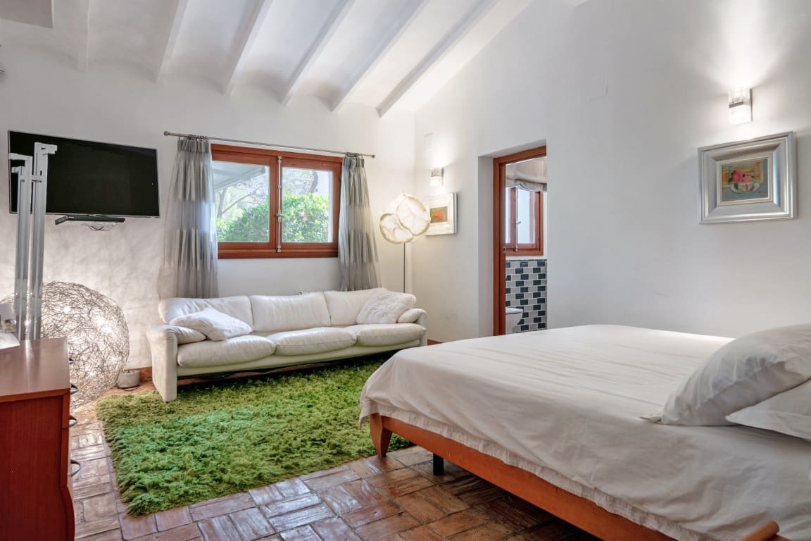 6 bedroom Villa for sale in Denia with pool - € 2,495,000 (Ref: 8260427)