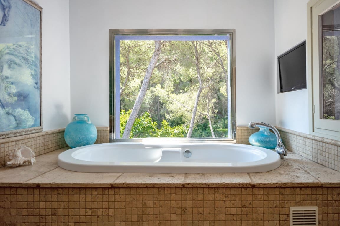 6 bedroom Villa for sale in Denia with pool - € 2,495,000 (Ref: 8260427)