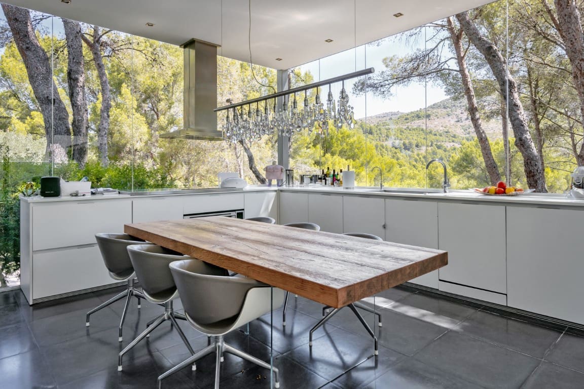 6 bedroom Villa for sale in Denia with pool - € 2,495,000 (Ref: 8260427)