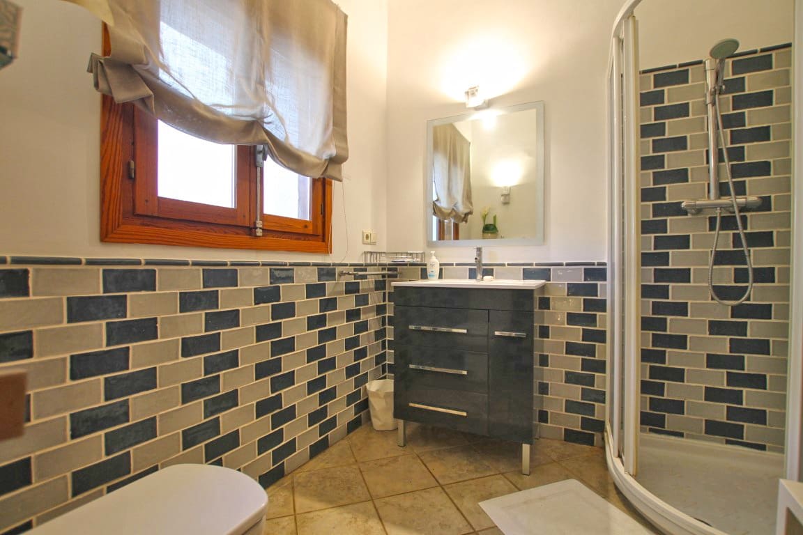 6 bedroom Villa for sale in Denia with pool - € 2,495,000 (Ref: 8260427)