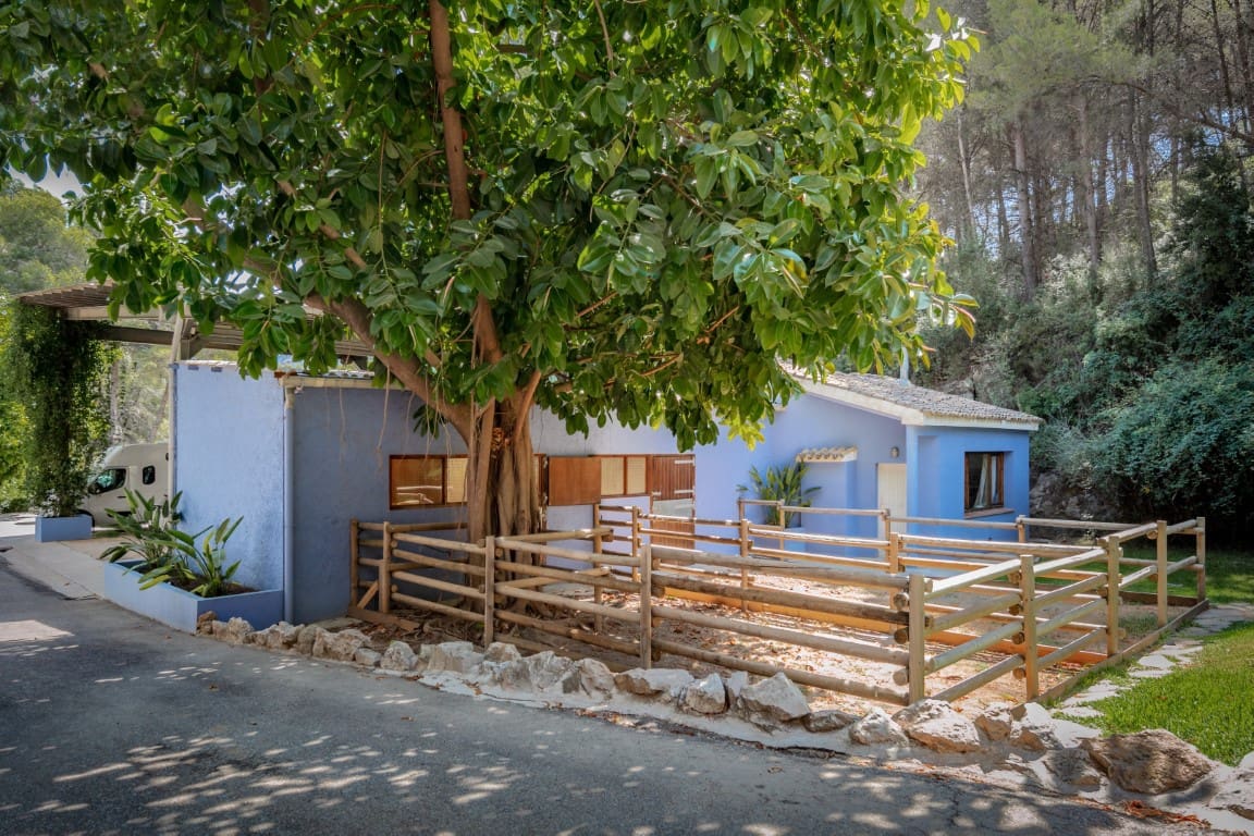 6 bedroom Villa for sale in Denia with pool - € 2,495,000 (Ref: 8260427)