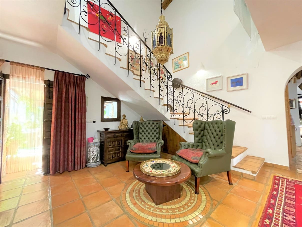 3 bedroom Villa for sale in Moraira with pool garage - € 850,000 (Ref: 8260441)