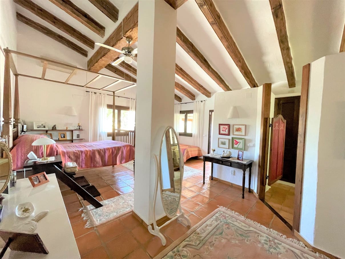 3 bedroom Villa for sale in Moraira with pool garage - € 850,000 (Ref: 8260441)