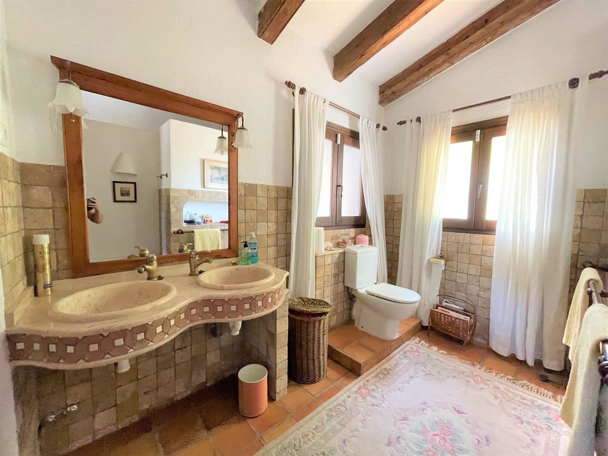 3 bedroom Villa for sale in Moraira with pool garage - € 850,000 (Ref: 8260441)