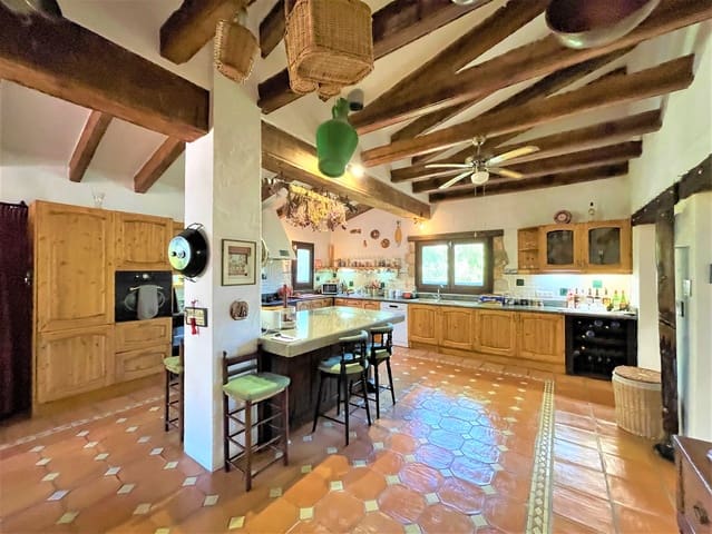 3 soveværelse Villa til salg i Moraira, Teulada-Moraira med swimmingpool garage - € 850.000 (Ref: 8260441)