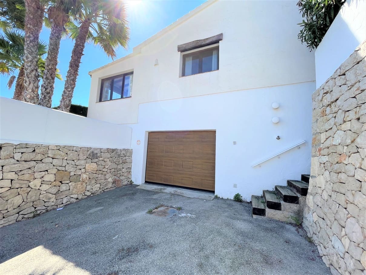 3 bedroom Villa for sale in Moraira with pool garage - € 850,000 (Ref: 8260441)