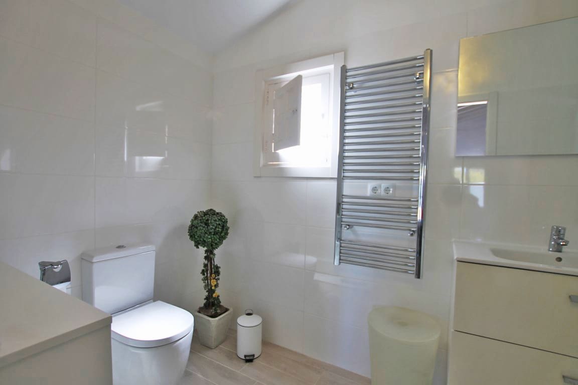 5 makuuhuone Huvila myytävänä paikassa Javea / Xabia mukana uima-altaan - 1 080 000 € (Ref: 8260447)