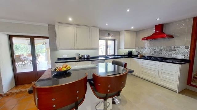 4 Zimmer Villa zu verkaufen in Jesús Pobre, Dénia mit Pool - 795.000 € (Ref: 8260450)