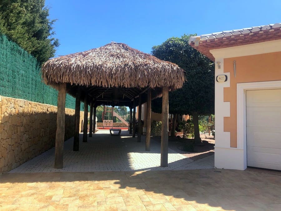 4 bedroom Villa for sale in Javea / Xabia with pool garage - € 1,250,000 (Ref: 8270718)