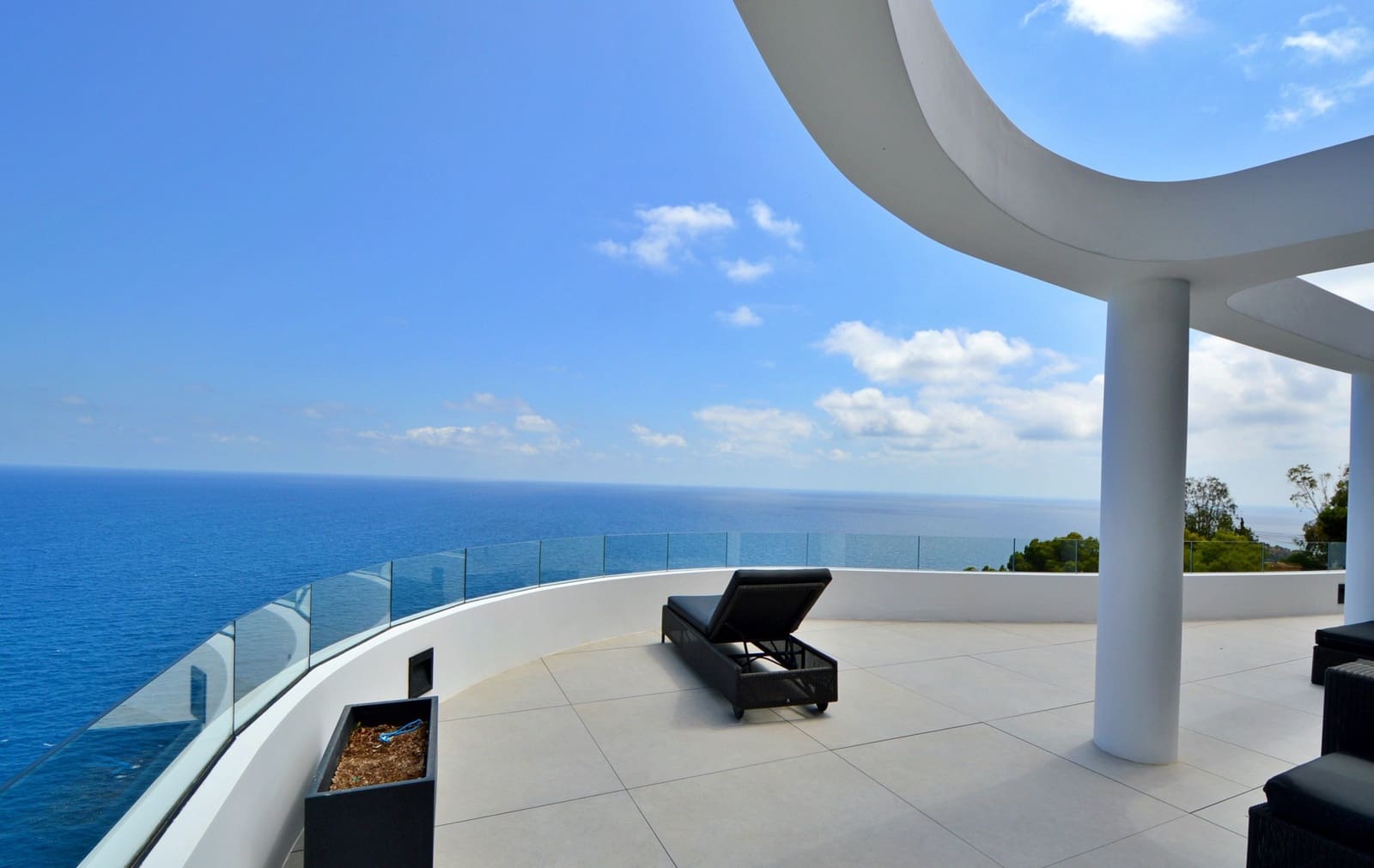 3 soveværelse Villa til salg i Ambolo med swimmingpool garage - € 4.200.000 (Ref: 8270719)