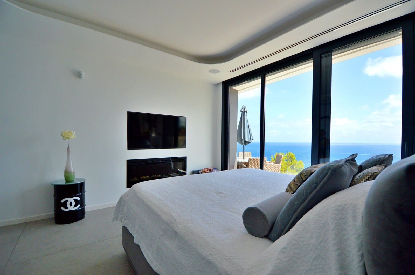 3 soveværelse Villa til salg i Ambolo med swimmingpool garage - € 4.200.000 (Ref: 8270719)