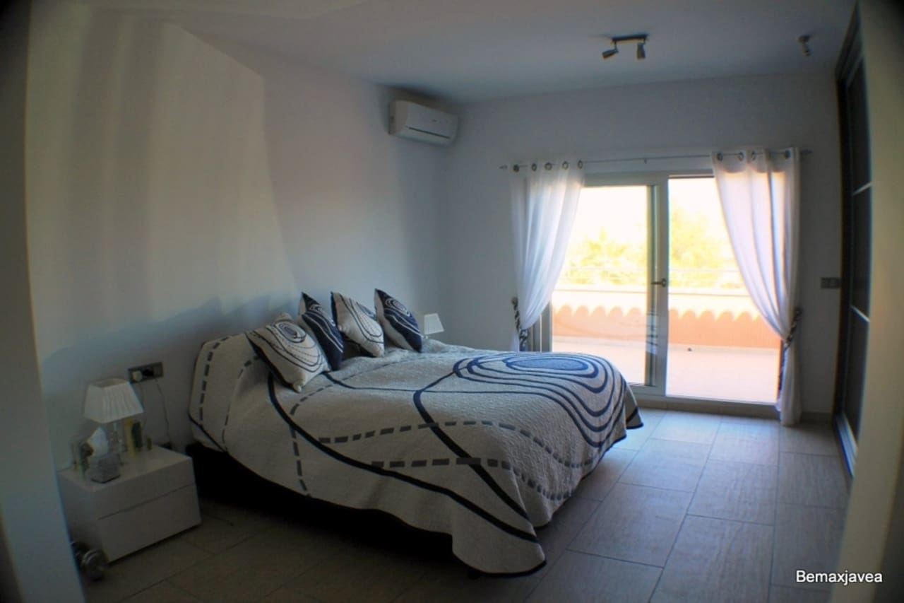 5 bedroom Villa for sale in Javea / Xabia with pool garage - € 1,215,000 (Ref: 8270727)