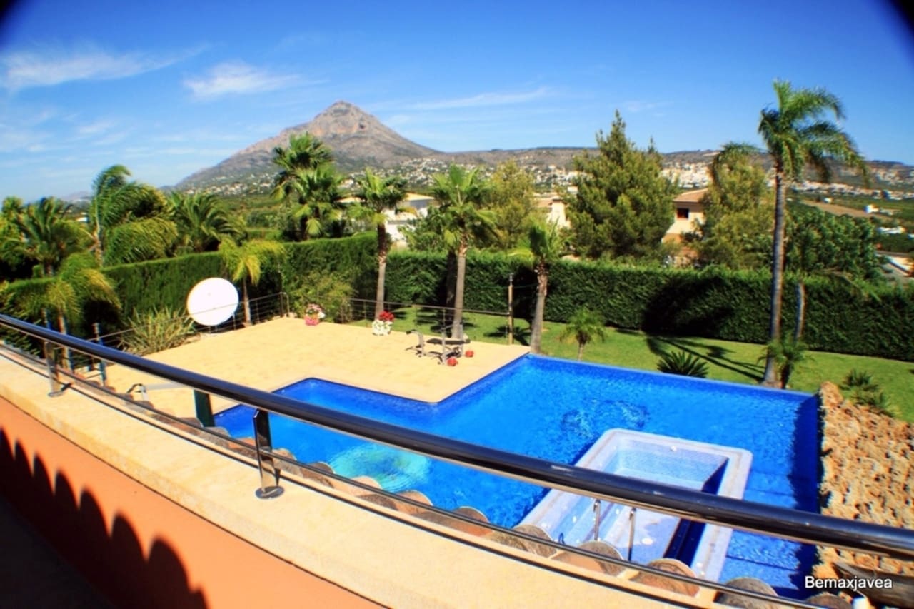 5 bedroom Villa for sale in Javea / Xabia with pool garage - € 1,215,000 (Ref: 8270727)
