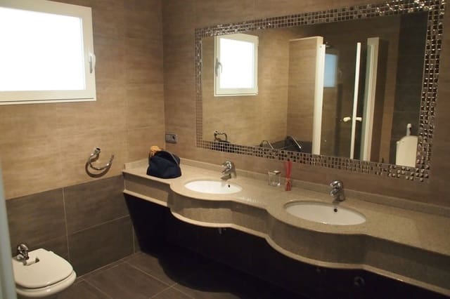 4 soverom Villa til salgs i Altea med svømmebasseng garasje - € 895 000 (Ref: 8270729)