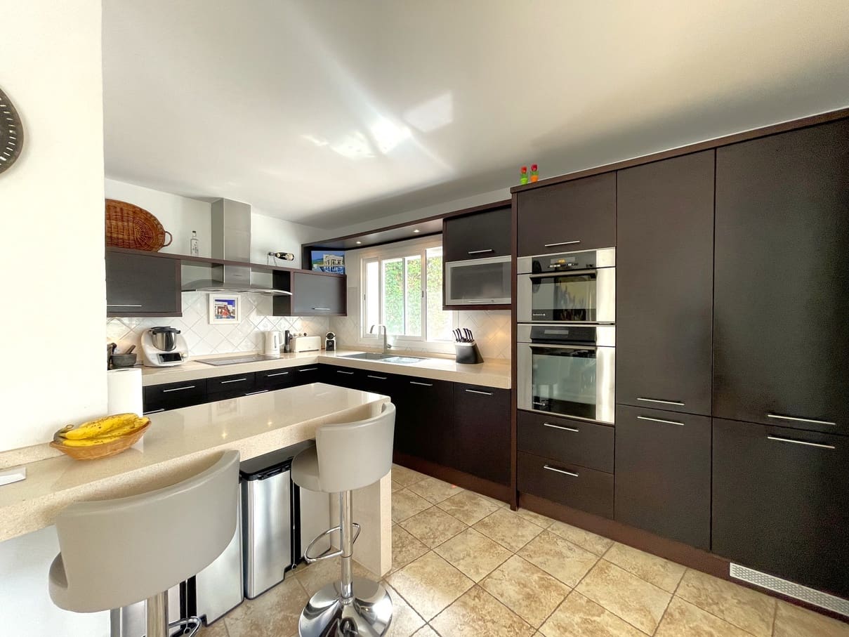 3 bedroom Villa for sale in Moraira with pool - € 1,800,000 (Ref: 8270734)