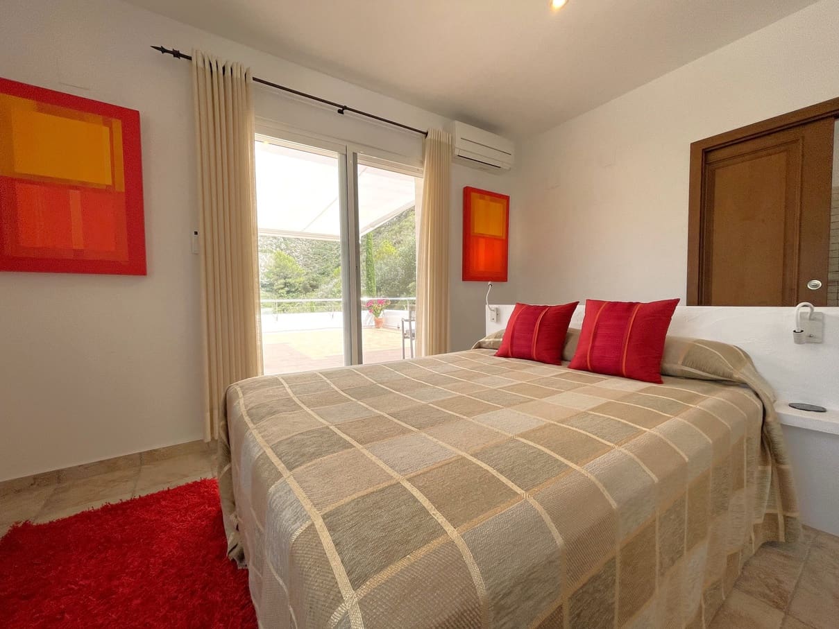 3 bedroom Villa for sale in Moraira with pool - € 1,800,000 (Ref: 8270734)