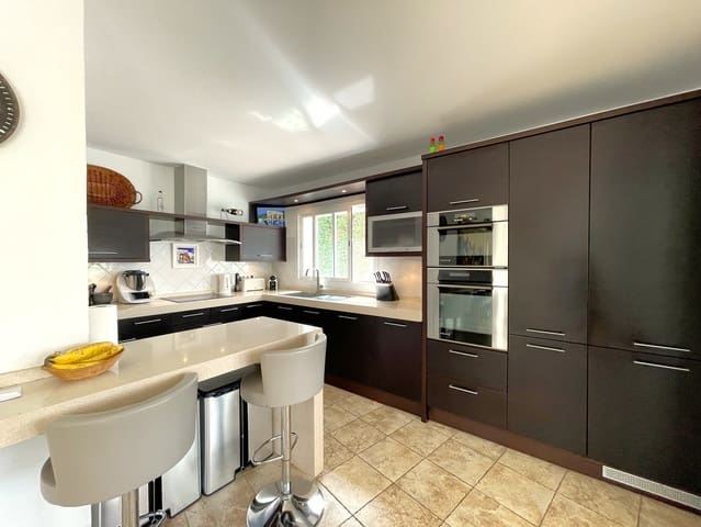 3 sypialnia Willa na sprzedaż w Moraira, Teulada-Moraira z basenem - 1 800 000 € (Ref: 8270734)