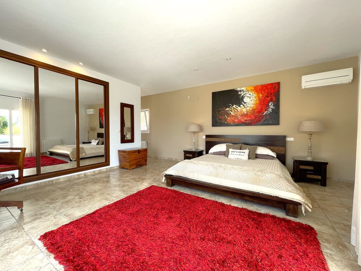 3 bedroom Villa for sale in Moraira with pool - € 1,800,000 (Ref: 8270734)