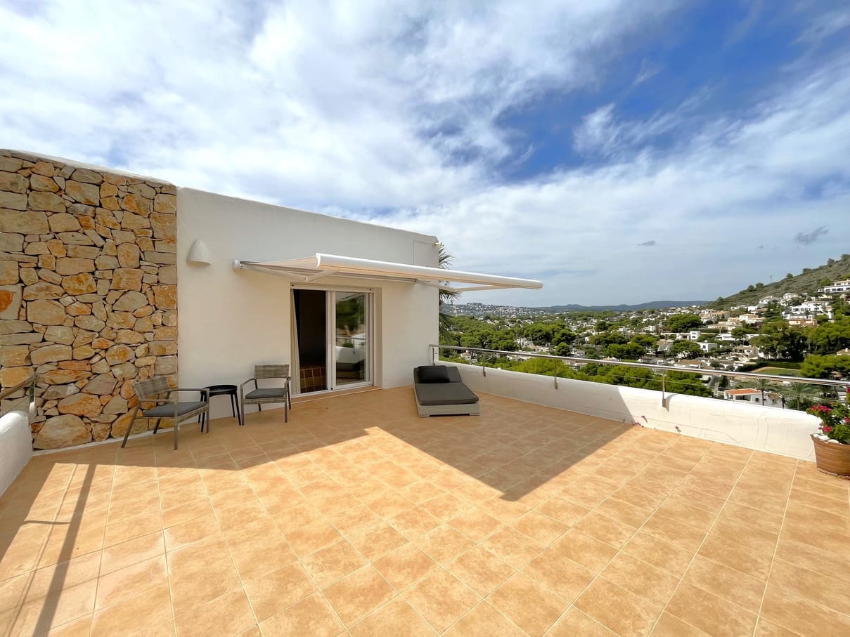 3 bedroom Villa for sale in Moraira with pool - € 1,800,000 (Ref: 8270734)