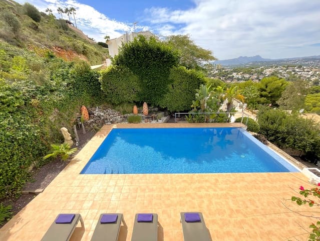 3 sypialnia Willa na sprzedaż w Moraira, Teulada-Moraira z basenem - 1 800 000 € (Ref: 8270734)