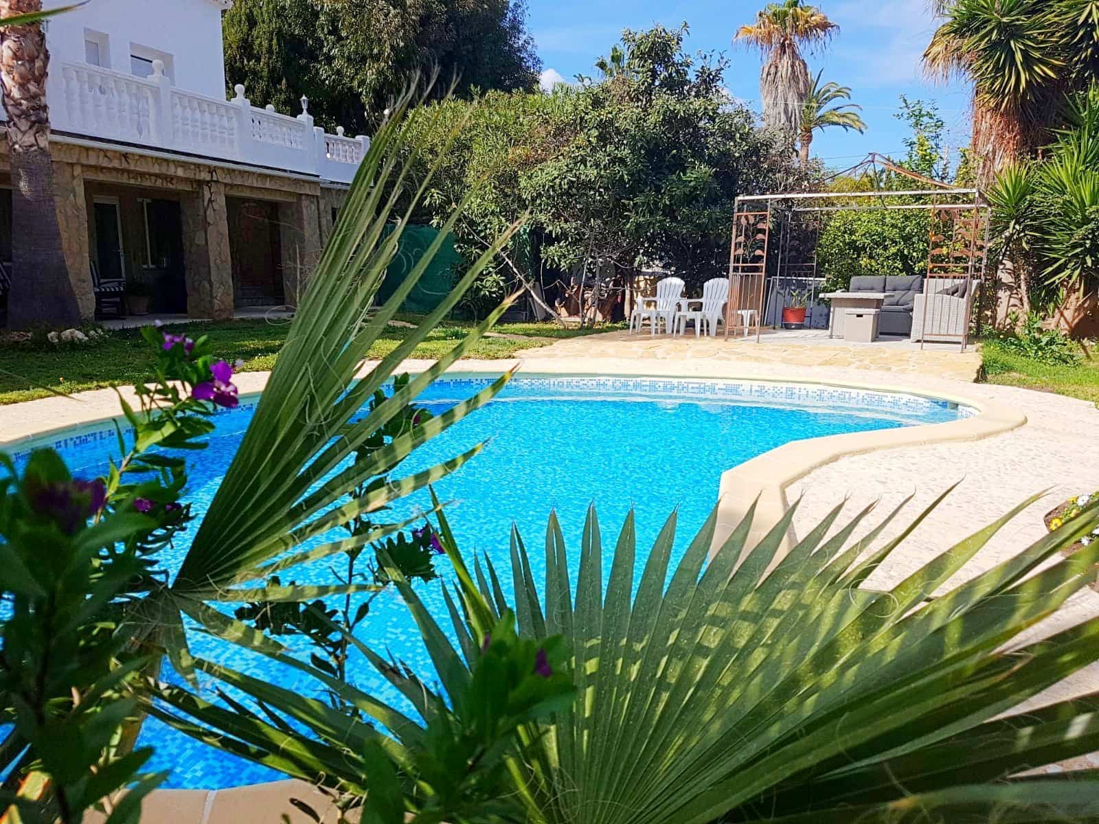 9 bedroom Villa for sale in Javea / Xabia with pool - € 705,000 (Ref: 8270736)
