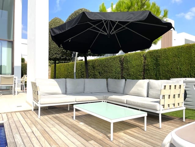 4 soverom Villa til salgs i Moraira, Teulada-Moraira med svømmebasseng garasje - € 995 000 (Ref: 8270752)